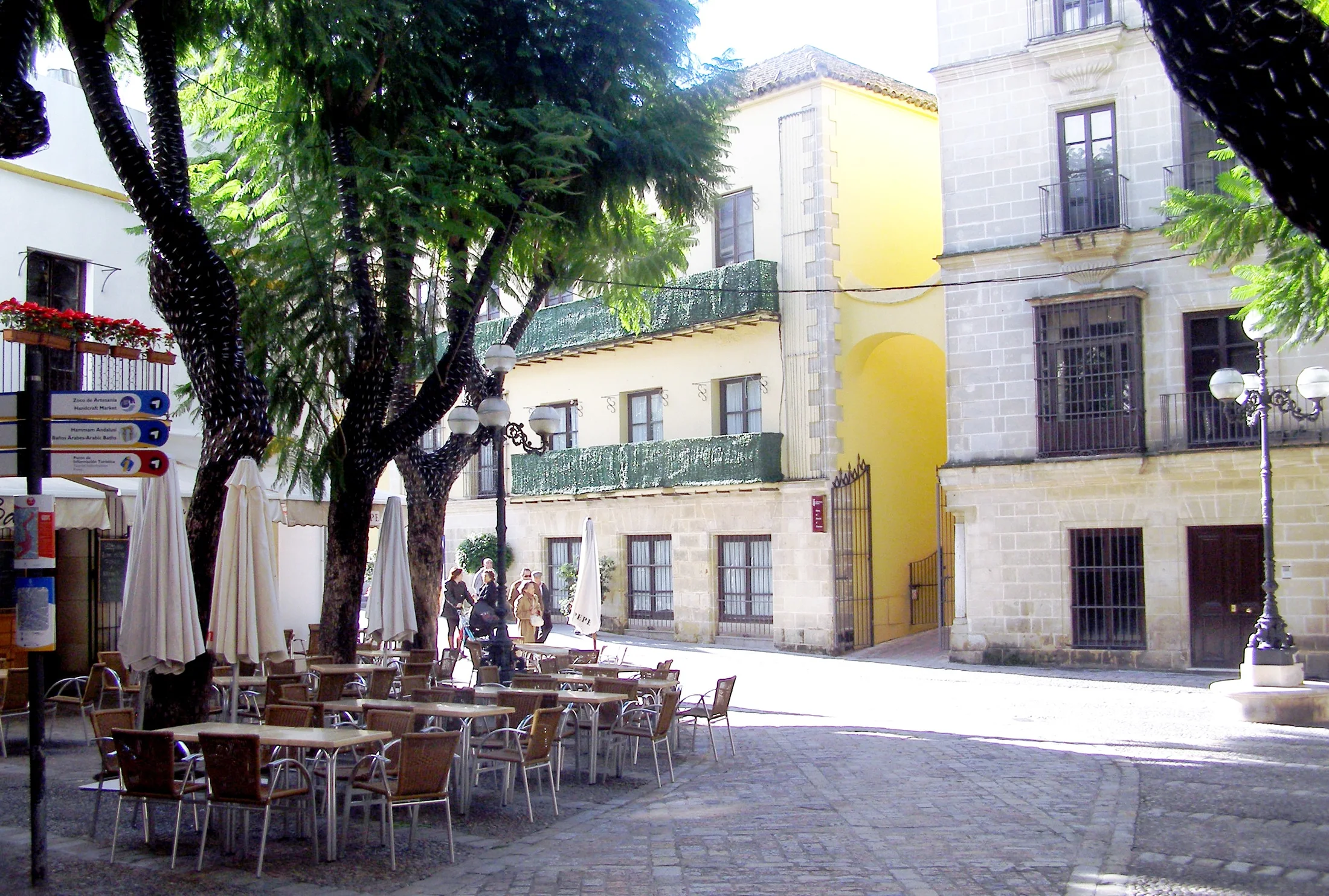Plaza de la Yerba de Jerez, entorno de la tienda Malayerba